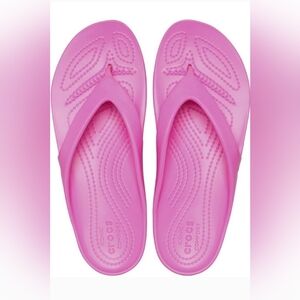 NWT CROCS Pink Sandals. Size 7. Iconic Crocs Comfort.